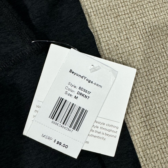 Beyond Yoga Spacedye Centered
Midi Legging in Darkest Night NWT M - Picture 7 of 7